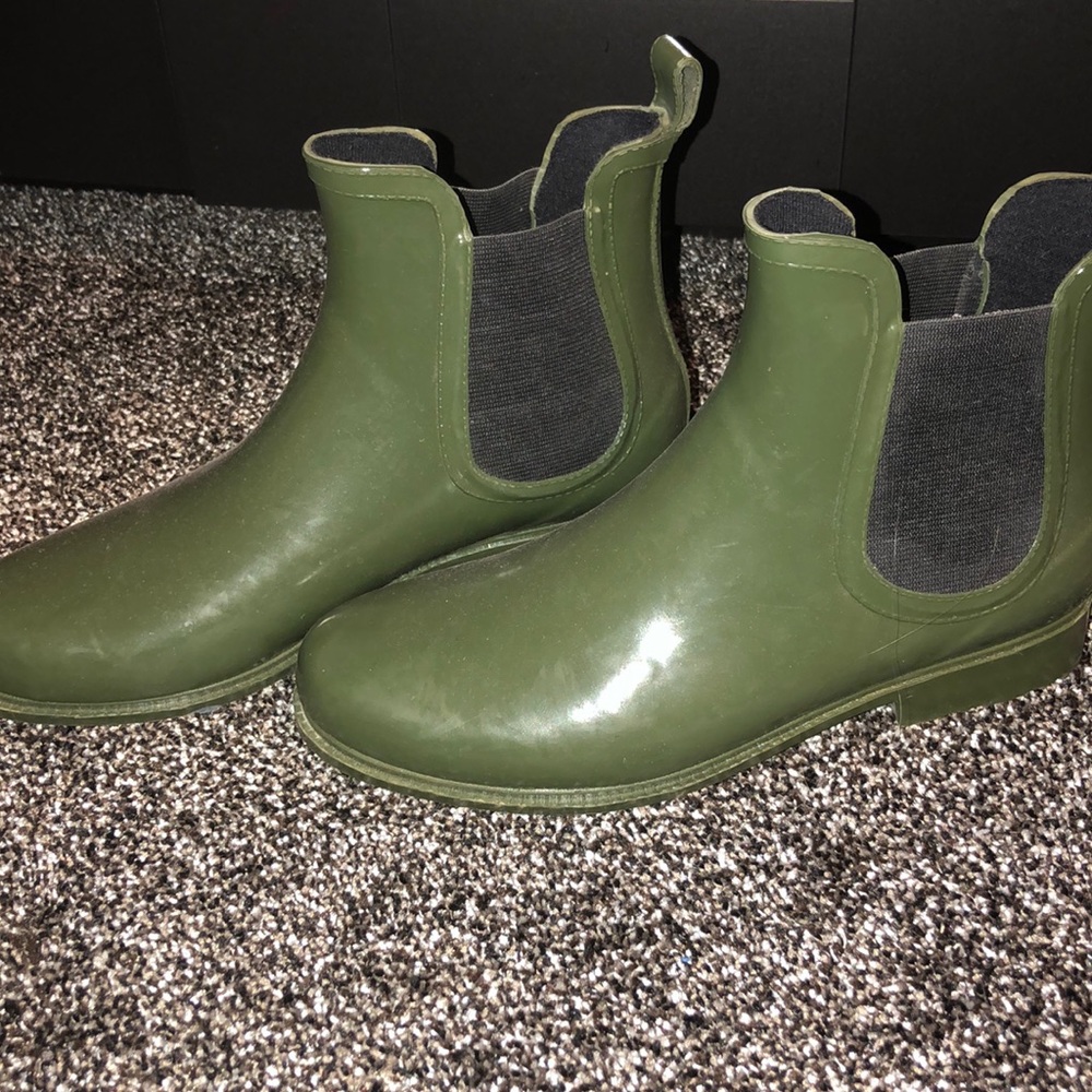 Rain boots